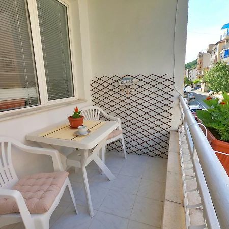 Apartment In St. Vlas With Terrace Sveti Vlas Eksteriør bilde