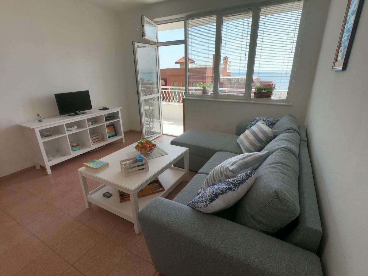 Apartment In St. Vlas With Terrace Sveti Vlas Eksteriør bilde