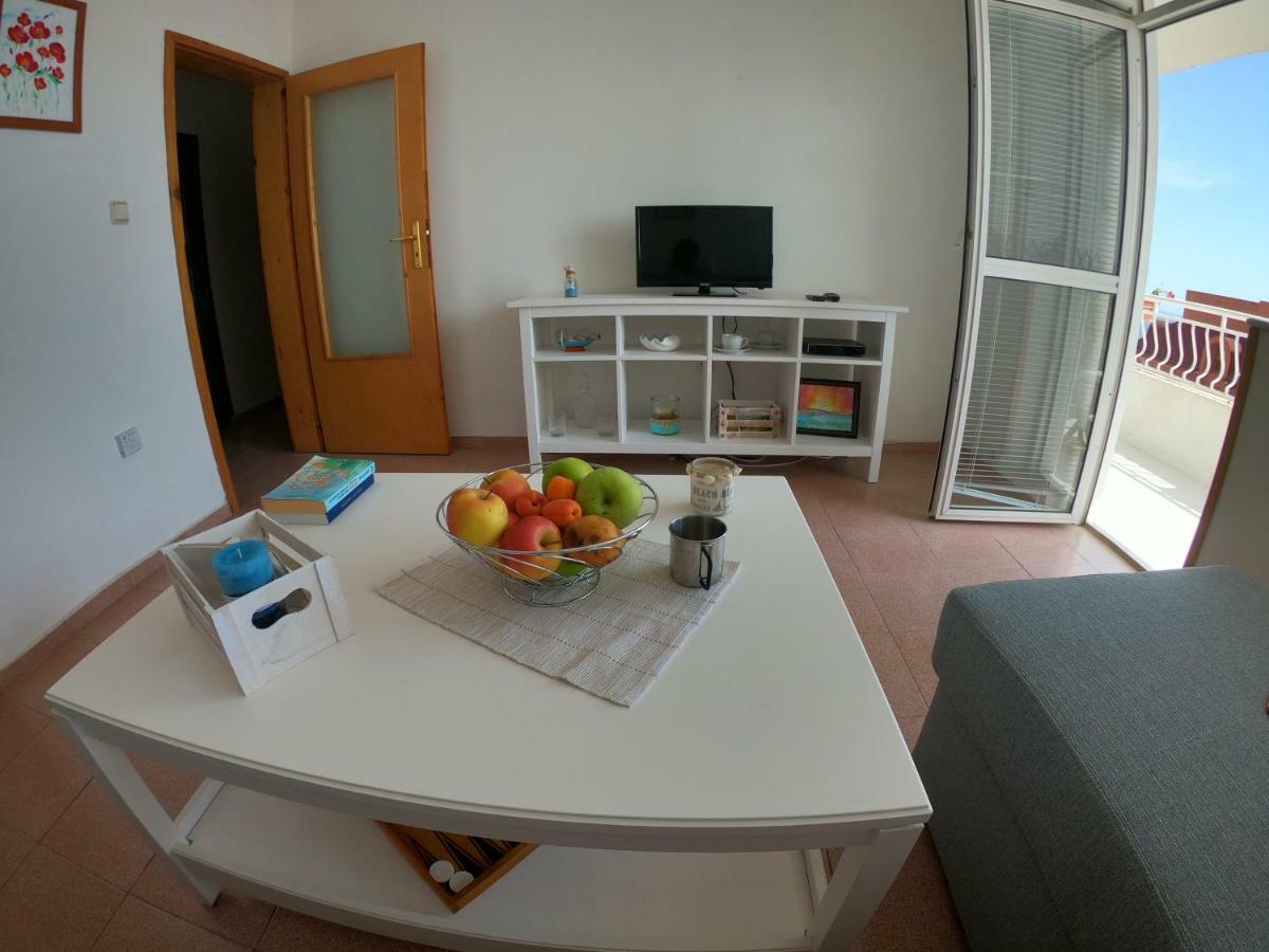 Apartment In St. Vlas With Terrace Sveti Vlas Eksteriør bilde