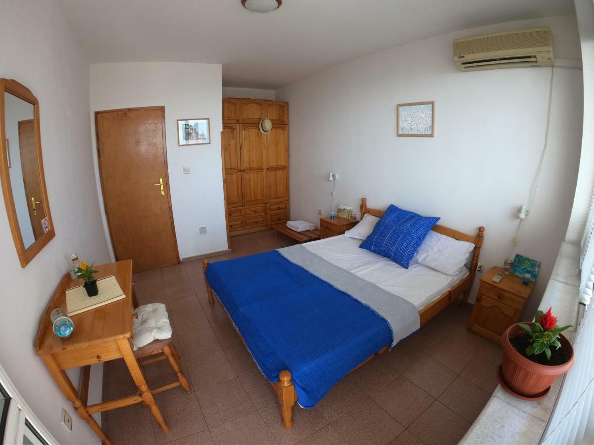 Apartment In St. Vlas With Terrace Sveti Vlas Eksteriør bilde