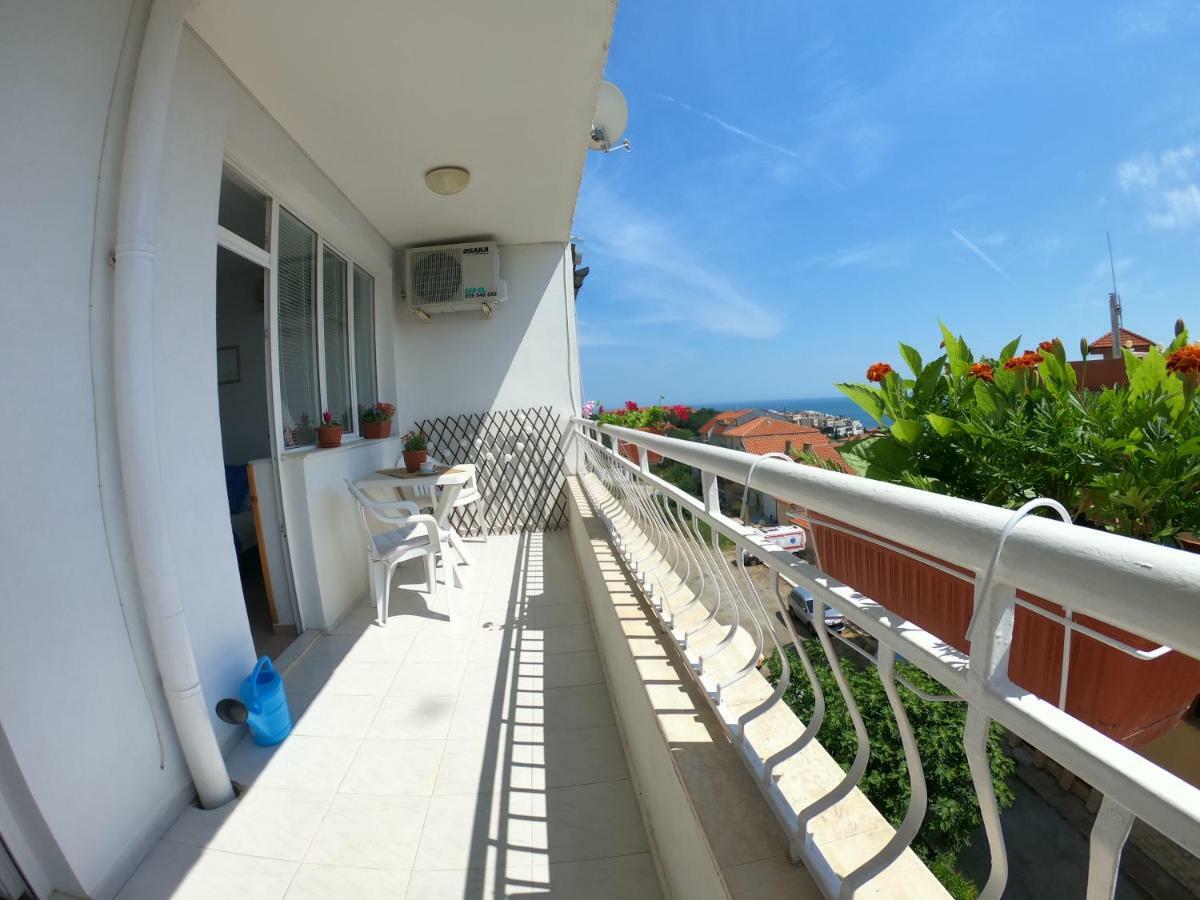 Apartment In St. Vlas With Terrace Sveti Vlas Eksteriør bilde