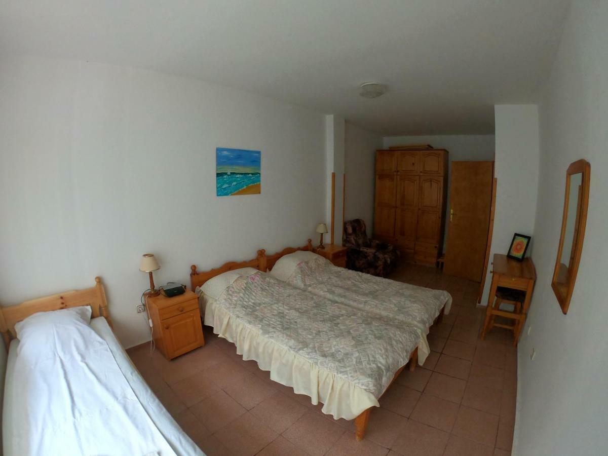 Apartment In St. Vlas With Terrace Sveti Vlas Eksteriør bilde