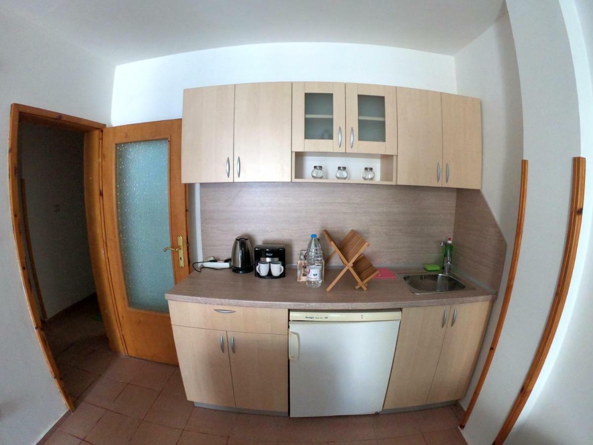 Apartment In St. Vlas With Terrace Sveti Vlas Eksteriør bilde